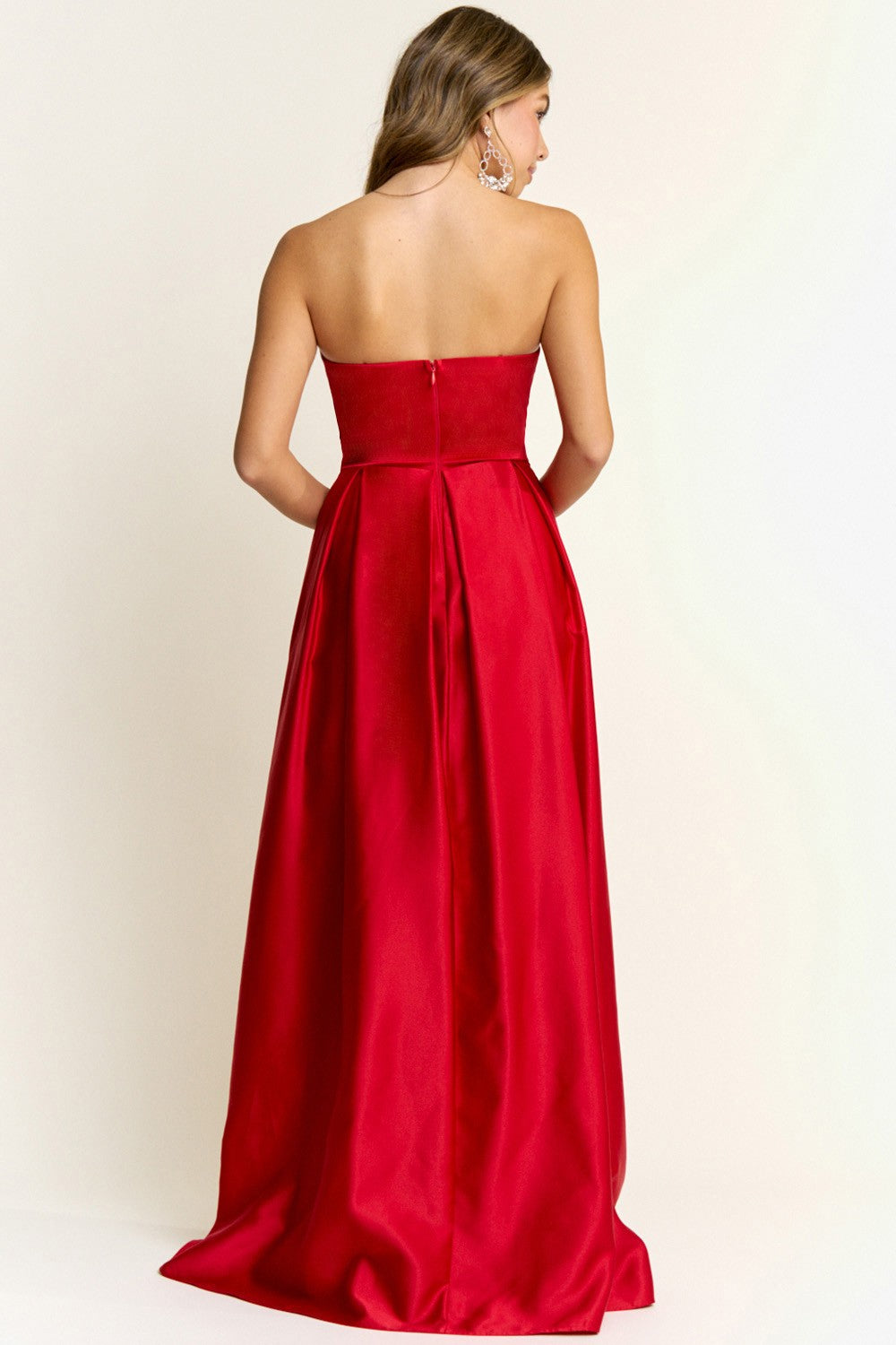 Robe longue à décolleté cœur avec superposition
