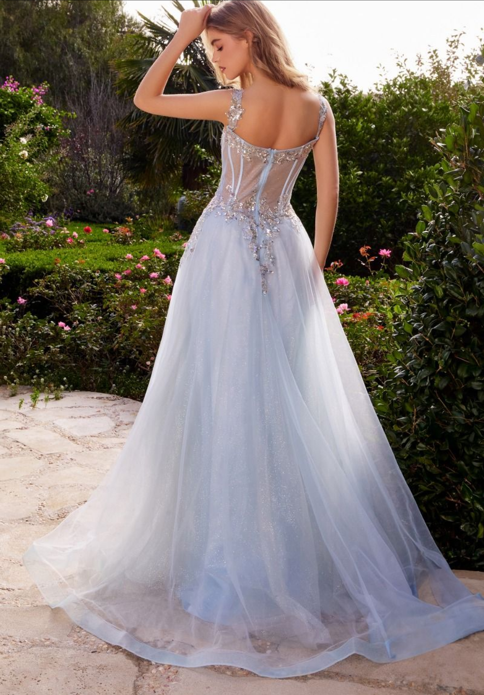 ROBE DE BAL EN TULLE TRAPÈZE ORNÉE